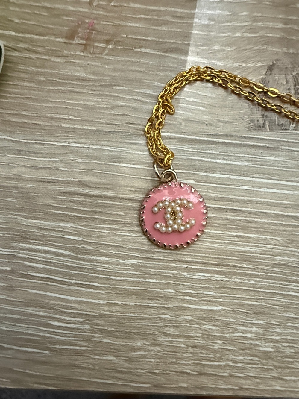 channel necklace